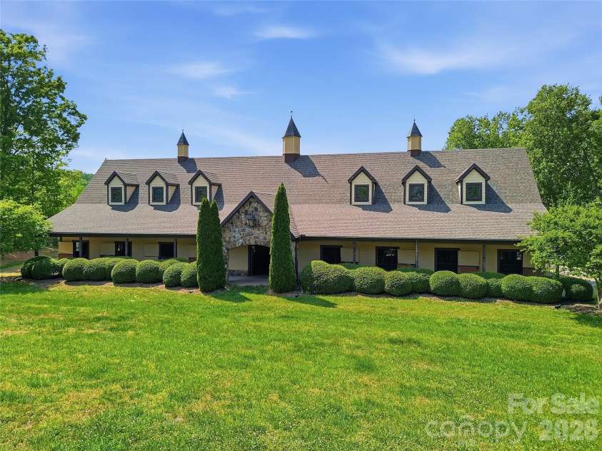 984 Mapleton Lane, Columbus, NC 28722.  MLS# CAR4374684, YatesRealty ID 16737. Community Barn