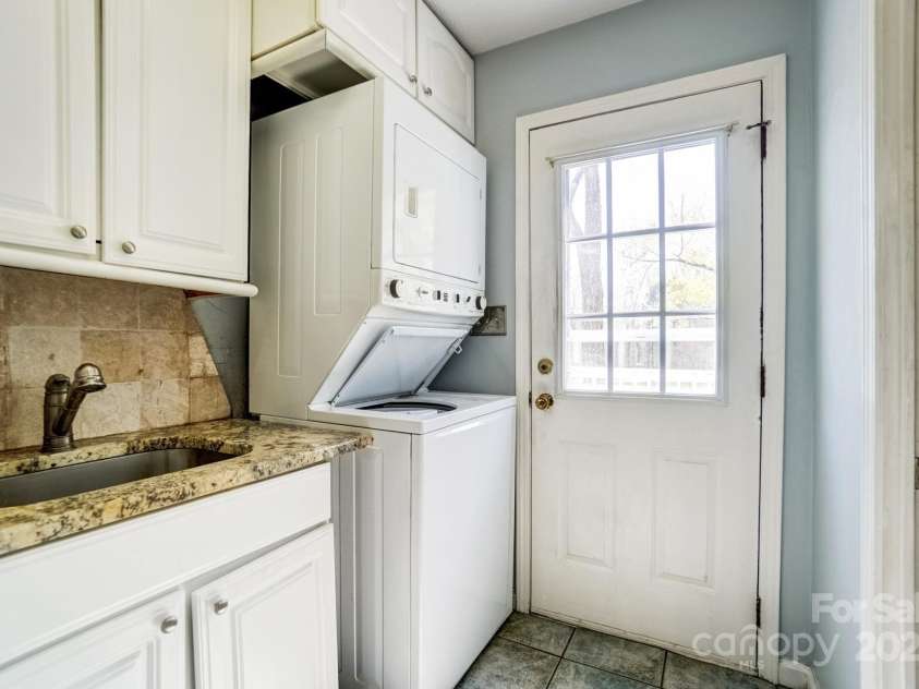 1207 Chadbourne Avenue, Concord, NC 28027.  MLS# CAR4223008, YatesRealty ID 16738. 