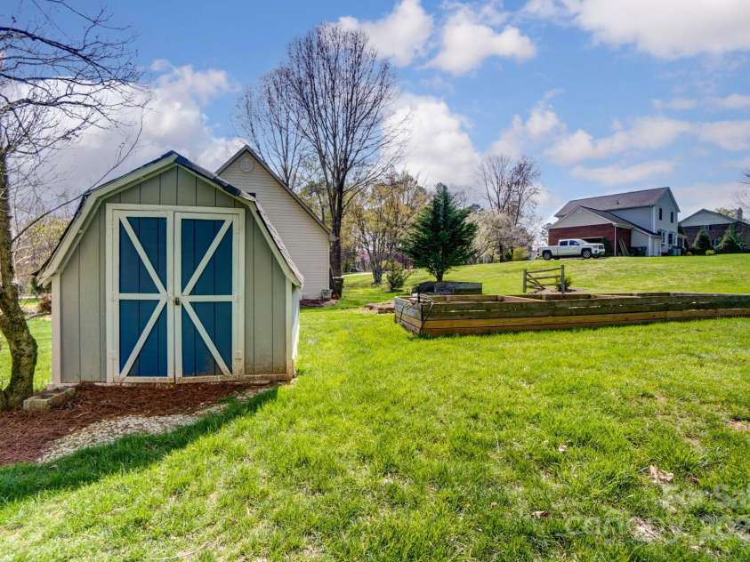 1207 Chadbourne Avenue, Concord, NC 28027.  MLS# CAR4223008, YatesRealty ID 16738. 