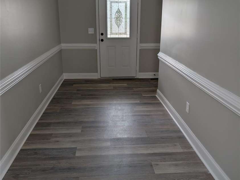 4178 Saltwood Drive, Hickory, NC 28602.  MLS# CAR4345718, YatesRealty ID 1674. Foyer