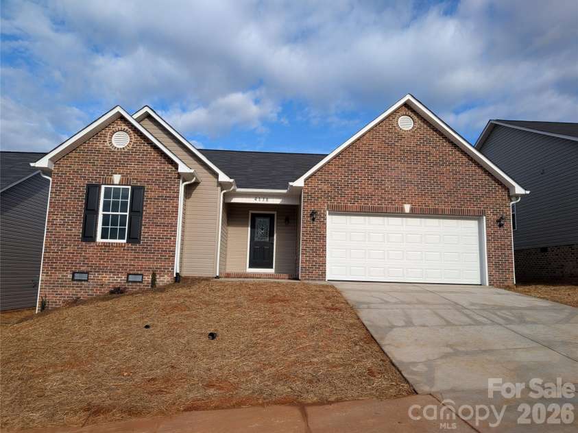 4178 Saltwood Drive, Hickory, NC 28602.  MLS# CAR4345718, YatesRealty ID 1674. Front Elevation