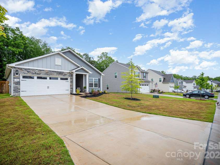 107 Sina Street, Troutman, NC 28166.  MLS# CAR4257563, YatesRealty ID 16740. 