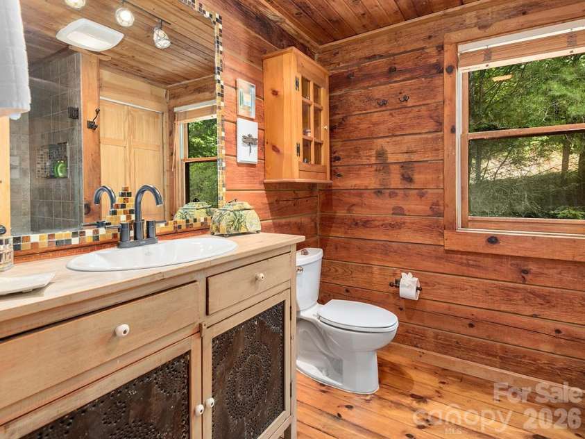 1160 High Rock Mountain Road, Marshall, NC 28753.  MLS# CAR4355296, YatesRealty ID 16741. Spa-Like Primary Bath 