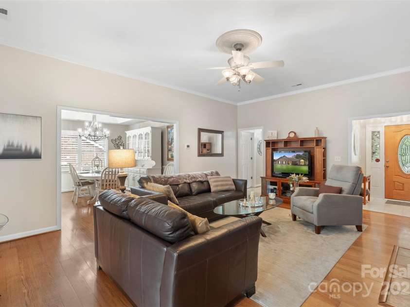 800 Isle Of Palms Court, Fort Mill, SC 29708.  MLS# CAR4264673, YatesRealty ID 16741. 