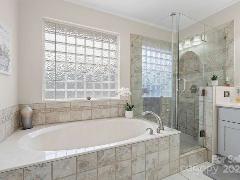 800 Isle Of Palms Court, Fort Mill, SC 29708.  MLS# CAR4264673, YatesRealty ID 16741. 