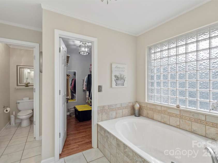 800 Isle Of Palms Court, Fort Mill, SC 29708.  MLS# CAR4264673, YatesRealty ID 16741. 