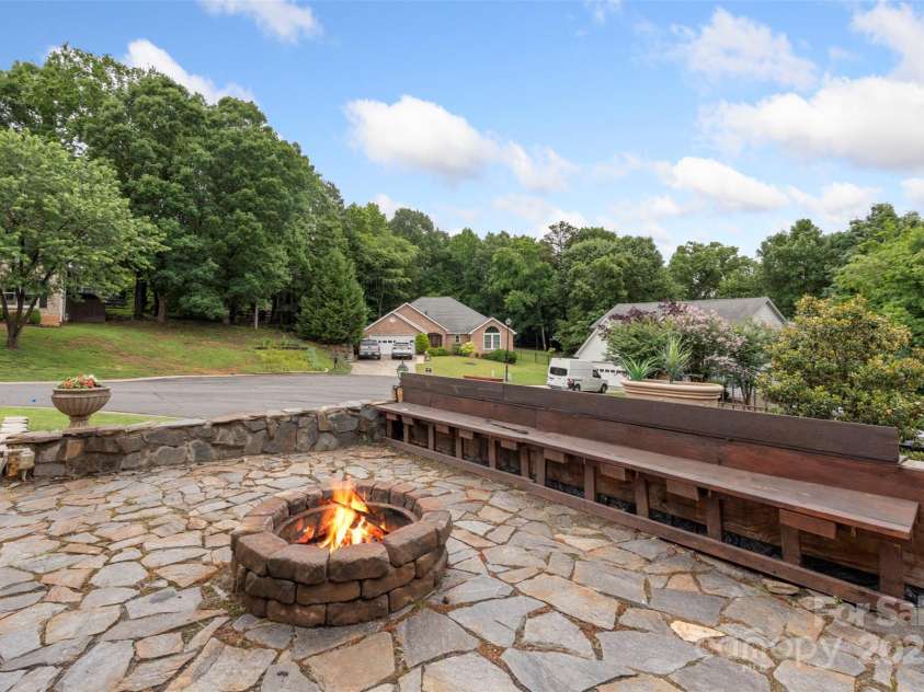 800 Isle Of Palms Court, Fort Mill, SC 29708.  MLS# CAR4264673, YatesRealty ID 16741. 