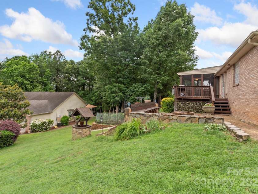 800 Isle Of Palms Court, Fort Mill, SC 29708.  MLS# CAR4264673, YatesRealty ID 16741. 