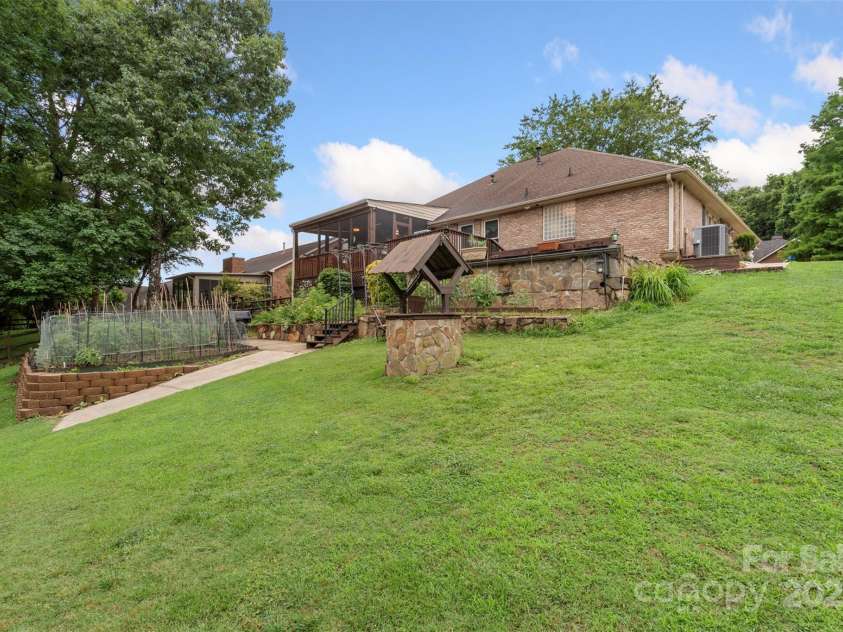 800 Isle Of Palms Court, Fort Mill, SC 29708.  MLS# CAR4264673, YatesRealty ID 16741. 