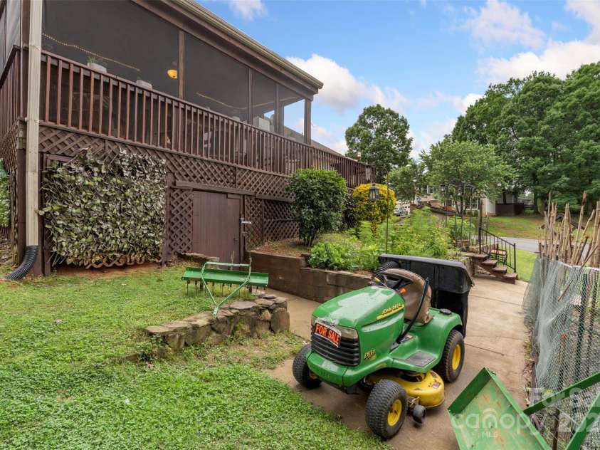 800 Isle Of Palms Court, Fort Mill, SC 29708.  MLS# CAR4264673, YatesRealty ID 16741. 