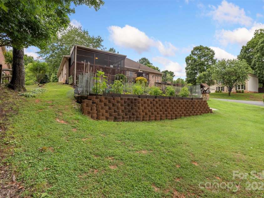 800 Isle Of Palms Court, Fort Mill, SC 29708.  MLS# CAR4264673, YatesRealty ID 16741. 