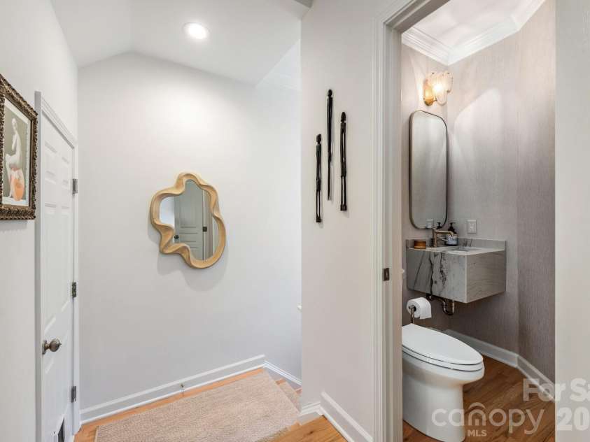 367 7th Street, Charlotte, NC 28202.  MLS# CAR4371550, YatesRealty ID 16742. 