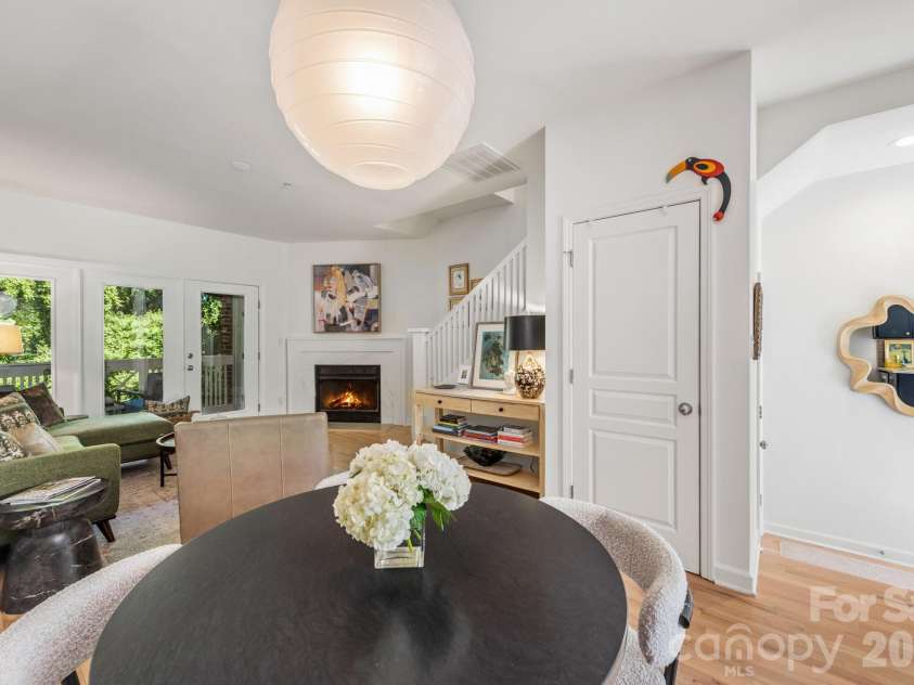 367 7th Street, Charlotte, NC 28202.  MLS# CAR4371550, YatesRealty ID 16742. 