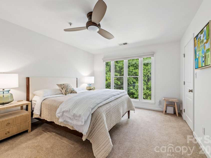 367 7th Street, Charlotte, NC 28202.  MLS# CAR4371550, YatesRealty ID 16742. 