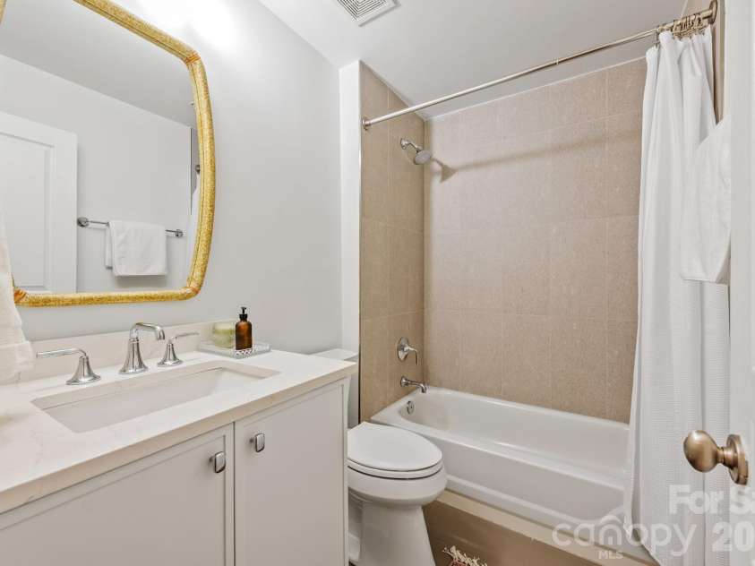 367 7th Street, Charlotte, NC 28202.  MLS# CAR4371550, YatesRealty ID 16742. 
