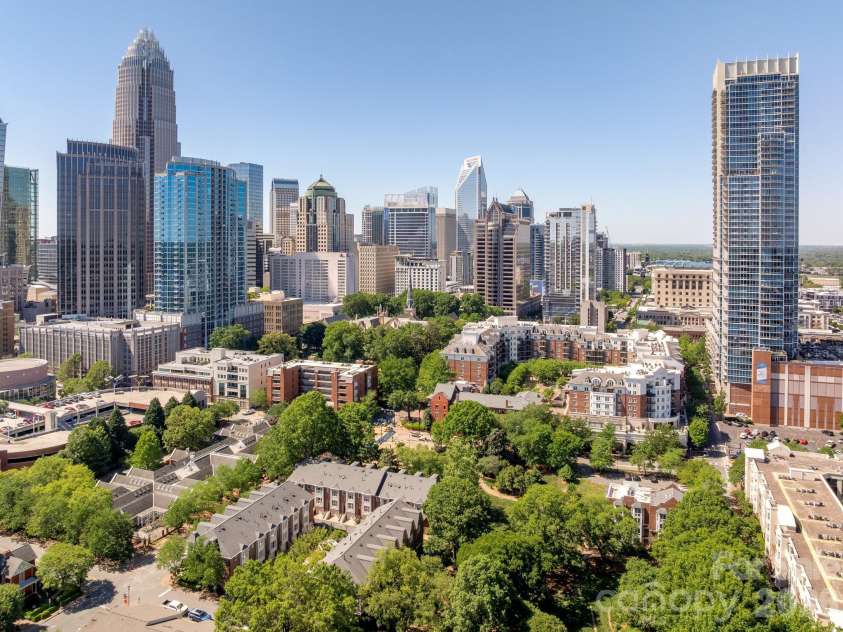 367 7th Street, Charlotte, NC 28202.  MLS# CAR4371550, YatesRealty ID 16742. 