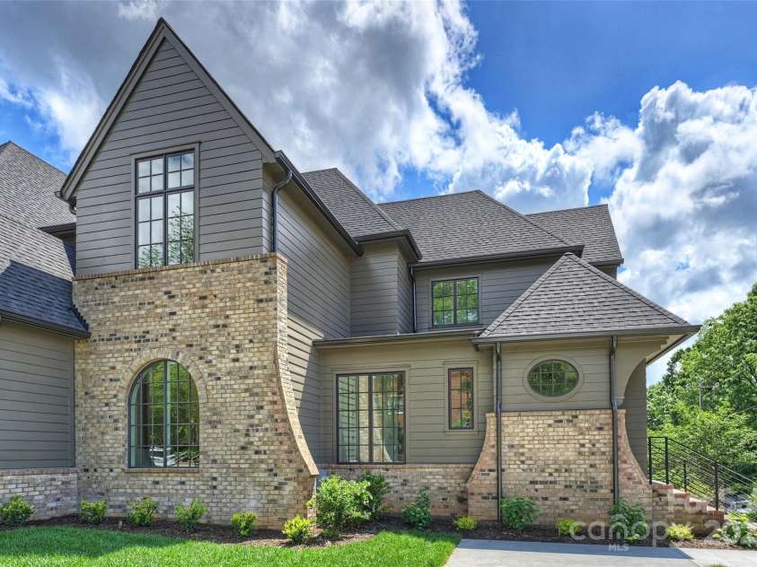 536 Hillside Avenue, Charlotte, NC 28209.  MLS# CAR4257595, YatesRealty ID 16742. 
