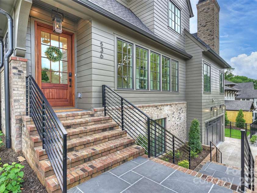 536 Hillside Avenue, Charlotte, NC 28209.  MLS# CAR4257595, YatesRealty ID 16742. 