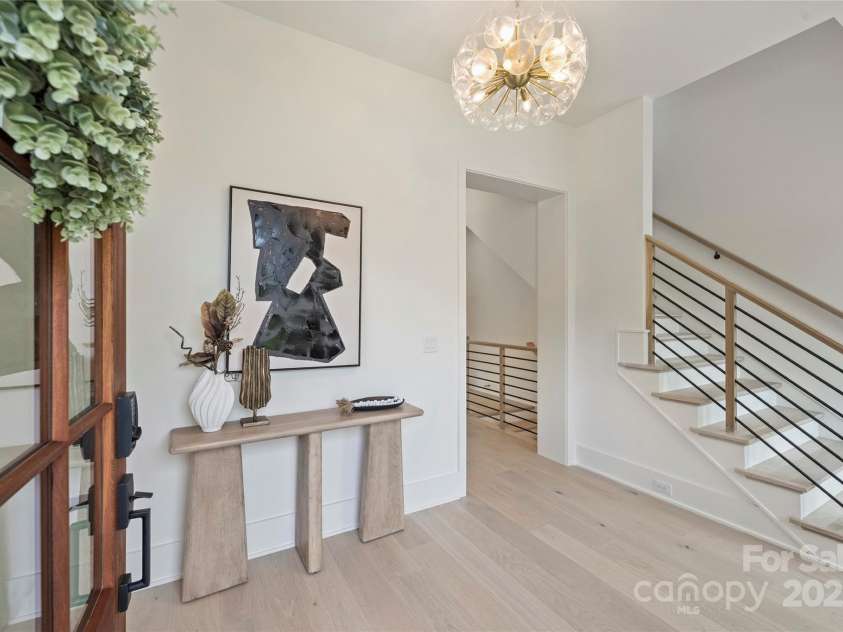 536 Hillside Avenue, Charlotte, NC 28209.  MLS# CAR4257595, YatesRealty ID 16742. 