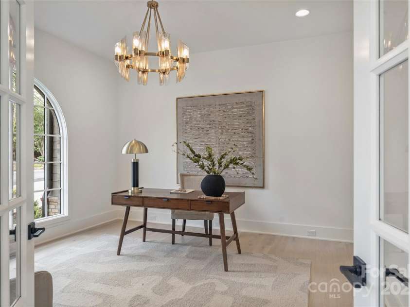 536 Hillside Avenue, Charlotte, NC 28209.  MLS# CAR4257595, YatesRealty ID 16742. 