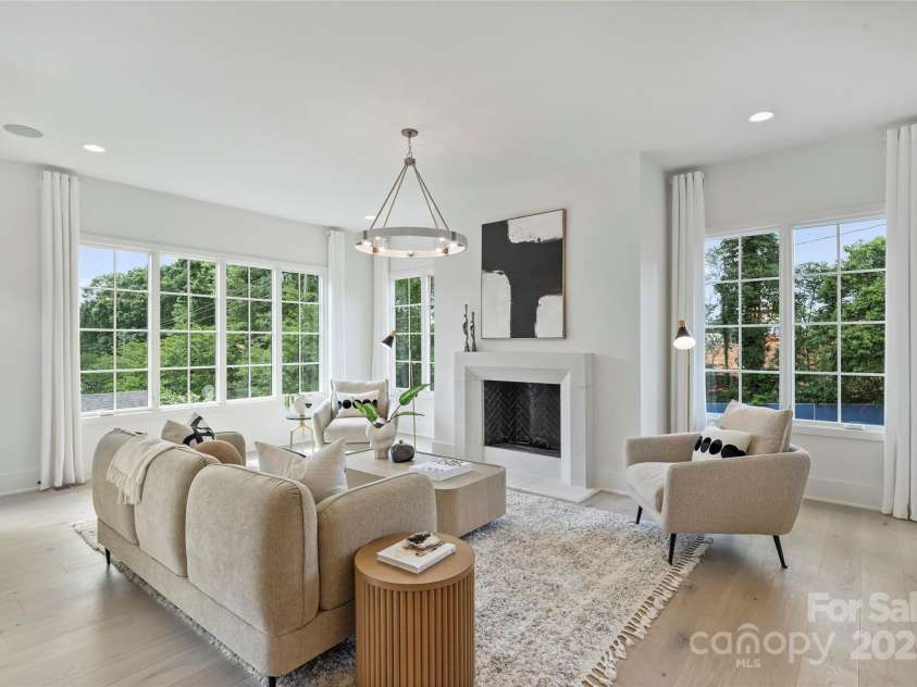 536 Hillside Avenue, Charlotte, NC 28209.  MLS# CAR4257595, YatesRealty ID 16742. 