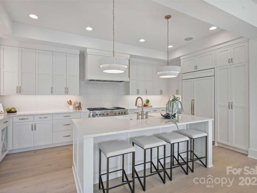 536 Hillside Avenue, Charlotte, NC 28209.  MLS# CAR4257595, YatesRealty ID 16742. 
