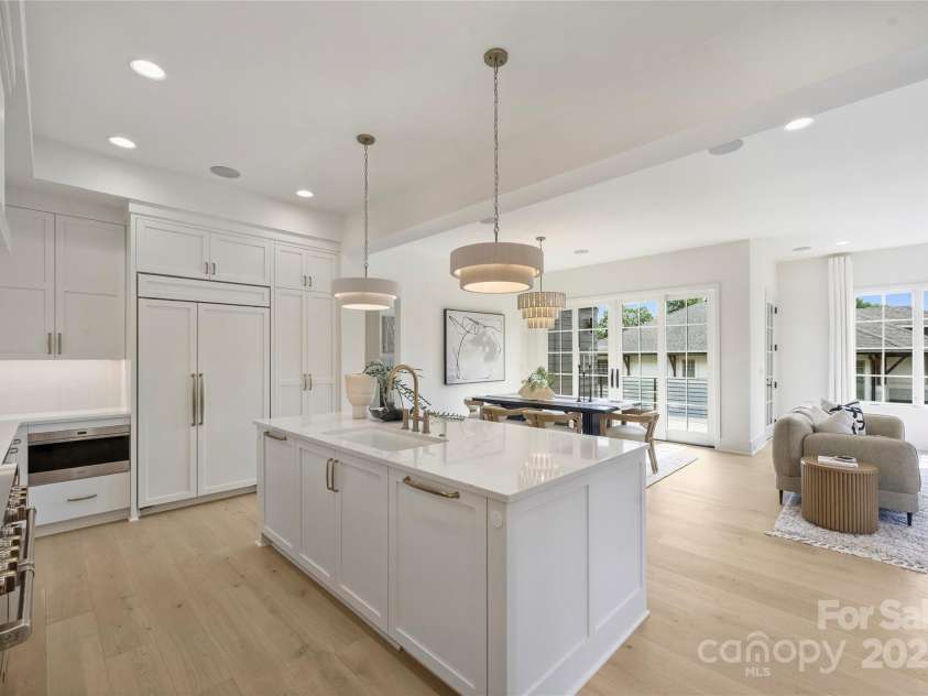 536 Hillside Avenue, Charlotte, NC 28209.  MLS# CAR4257595, YatesRealty ID 16742. 