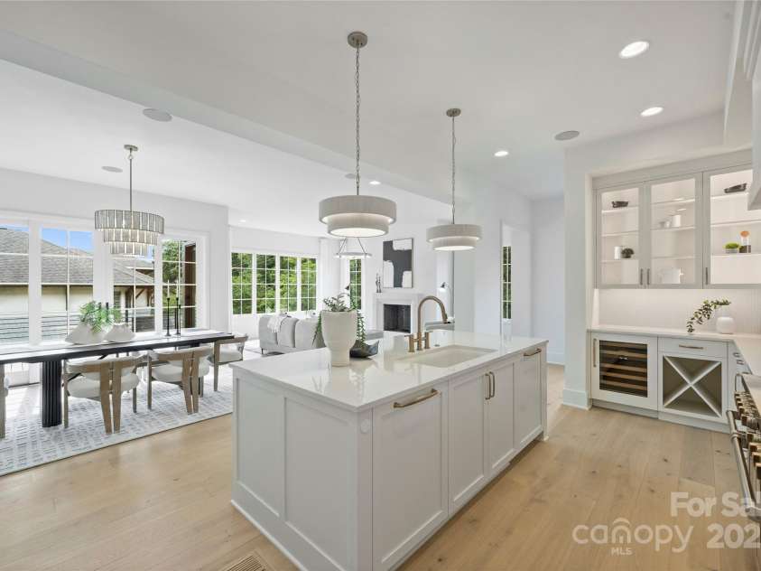 536 Hillside Avenue, Charlotte, NC 28209.  MLS# CAR4257595, YatesRealty ID 16742. 