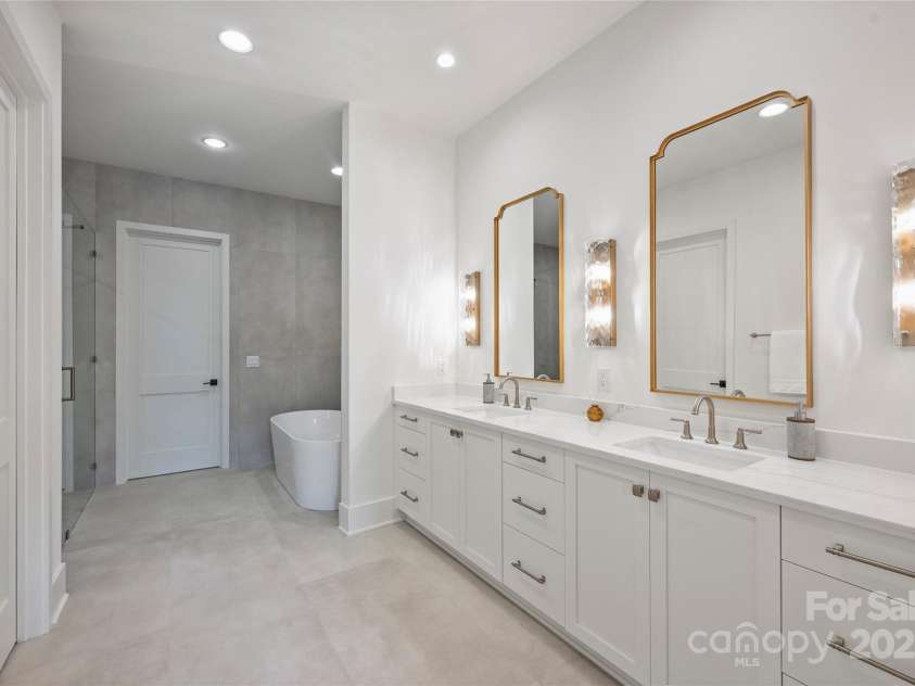 536 Hillside Avenue, Charlotte, NC 28209.  MLS# CAR4257595, YatesRealty ID 16742. 