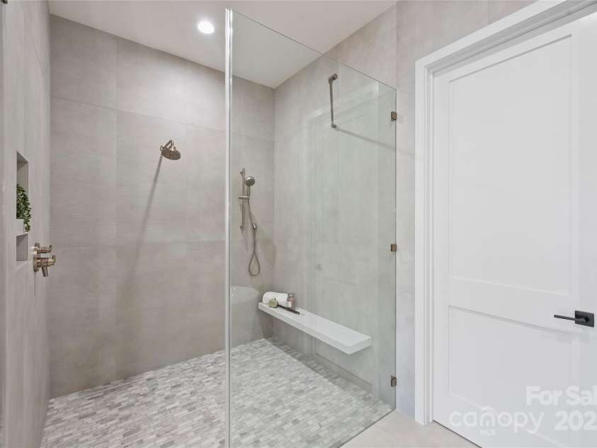 536 Hillside Avenue, Charlotte, NC 28209.  MLS# CAR4257595, YatesRealty ID 16742. 