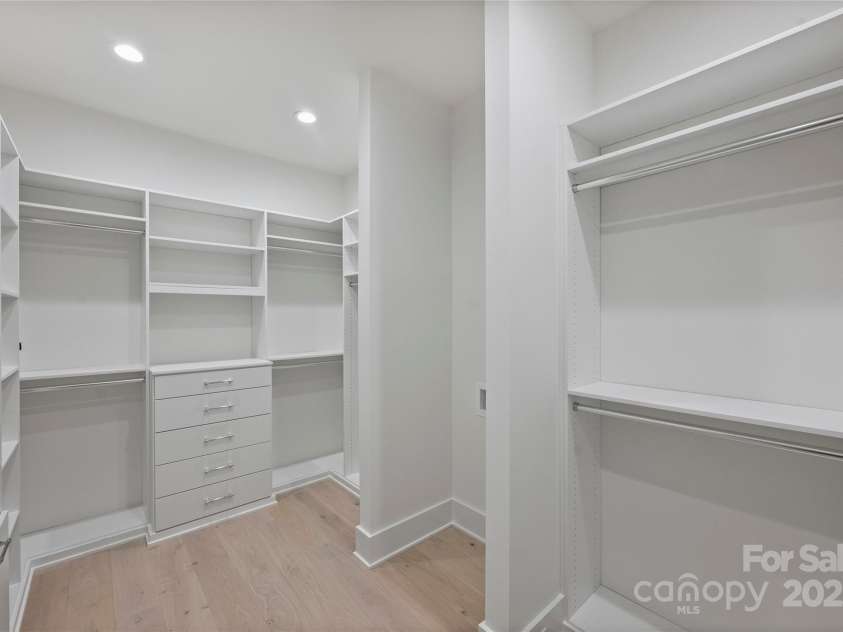 536 Hillside Avenue, Charlotte, NC 28209.  MLS# CAR4257595, YatesRealty ID 16742. 