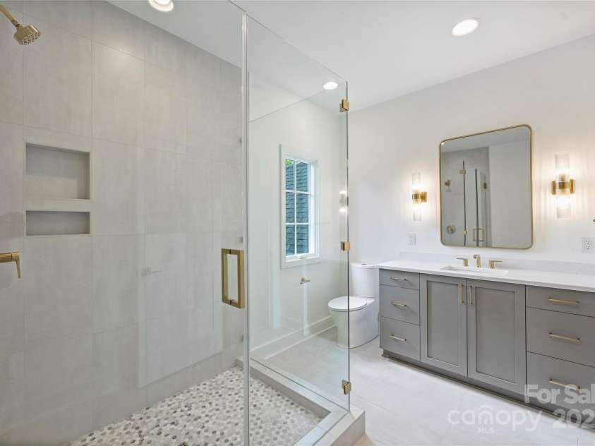 536 Hillside Avenue, Charlotte, NC 28209.  MLS# CAR4257595, YatesRealty ID 16742. 