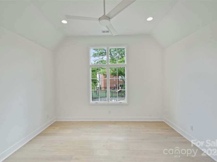 536 Hillside Avenue, Charlotte, NC 28209.  MLS# CAR4257595, YatesRealty ID 16742. 