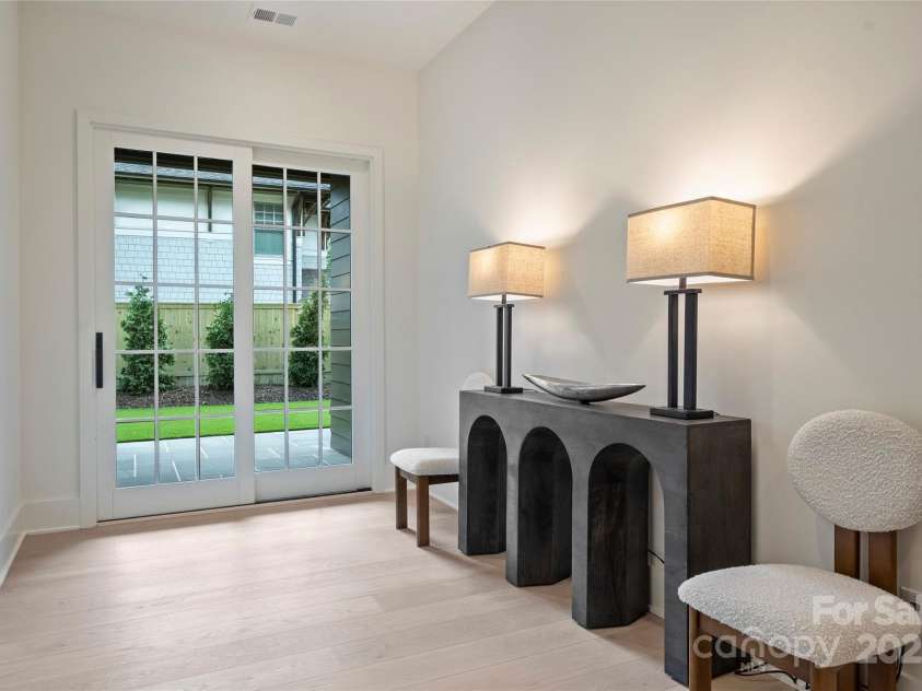 536 Hillside Avenue, Charlotte, NC 28209.  MLS# CAR4257595, YatesRealty ID 16742. 