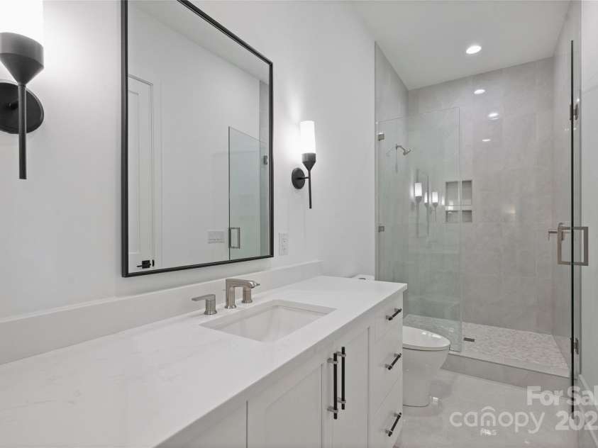 536 Hillside Avenue, Charlotte, NC 28209.  MLS# CAR4257595, YatesRealty ID 16742. 