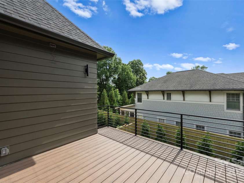 536 Hillside Avenue, Charlotte, NC 28209.  MLS# CAR4257595, YatesRealty ID 16742. 
