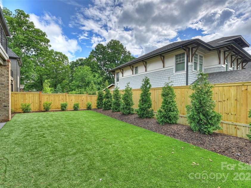 536 Hillside Avenue, Charlotte, NC 28209.  MLS# CAR4257595, YatesRealty ID 16742. 