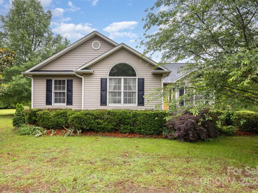 2906 Chapman Circle, Rock Hill, SC 29732.  MLS# CAR4256898, YatesRealty ID 16743. 