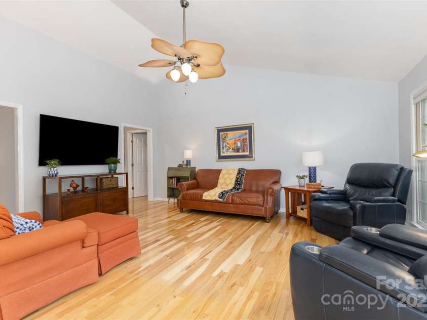 2906 Chapman Circle, Rock Hill, SC 29732.  MLS# CAR4256898, YatesRealty ID 16743. 