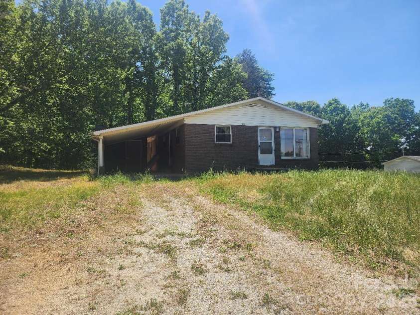 5824 Sugar Loaf Road, Connelly Springs, NC 28612.  MLS# CAR4373778, YatesRealty ID 16743. 