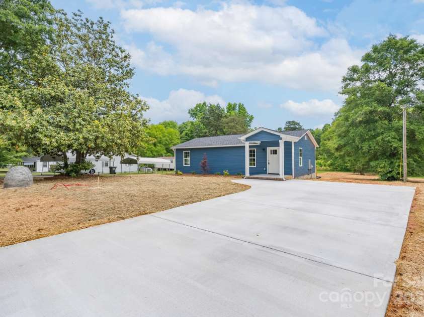 251 Hall Spencer Road, Catawba, SC 29704.  MLS# CAR4259030, YatesRealty ID 16744. 