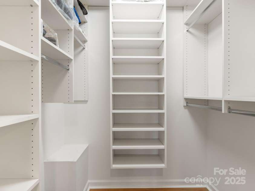 202 Water Oak Lane, Hendersonville, NC 28791.  MLS# CAR4235561, YatesRealty ID 16745. 