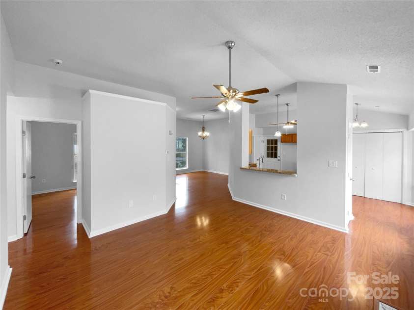 5751 Ebley Lane, Charlotte, NC 28227.  MLS# CAR4329127, YatesRealty ID 16745. 