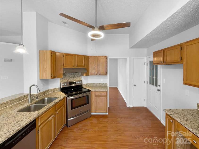 5751 Ebley Lane, Charlotte, NC 28227.  MLS# CAR4329127, YatesRealty ID 16745. 
