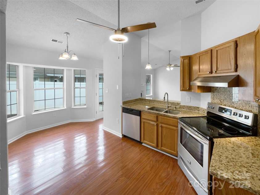 5751 Ebley Lane, Charlotte, NC 28227.  MLS# CAR4329127, YatesRealty ID 16745. 