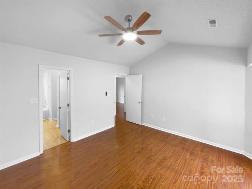 5751 Ebley Lane, Charlotte, NC 28227.  MLS# CAR4329127, YatesRealty ID 16745. 