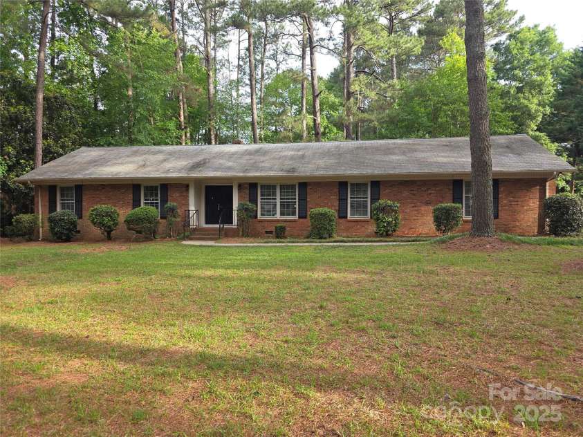 3316 Mckee Road, Charlotte, NC 28270.  MLS# CAR4258195, YatesRealty ID 16746. 
