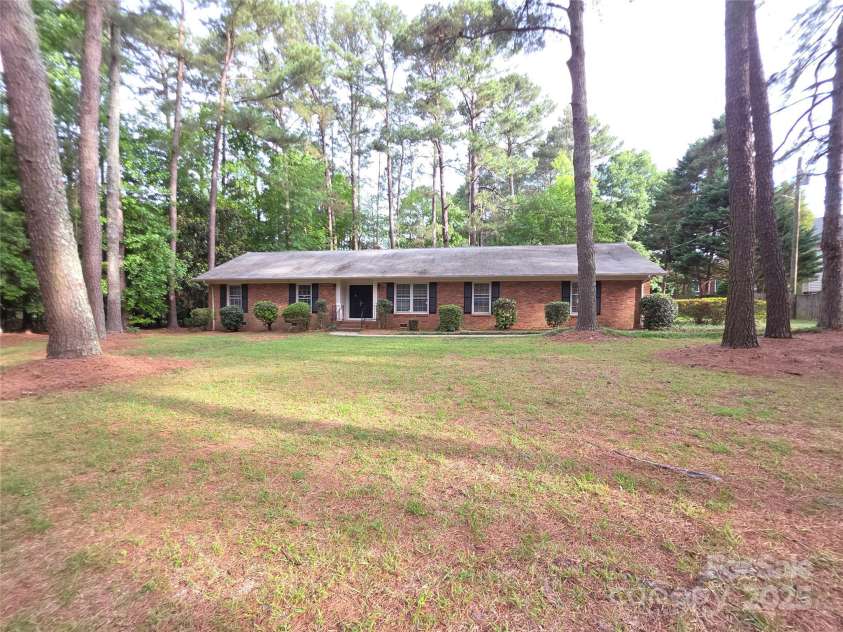 3316 Mckee Road, Charlotte, NC 28270.  MLS# CAR4258195, YatesRealty ID 16746. 
