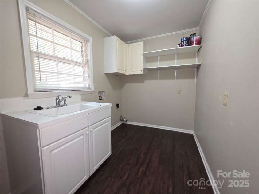 3316 Mckee Road, Charlotte, NC 28270.  MLS# CAR4258195, YatesRealty ID 16746. 