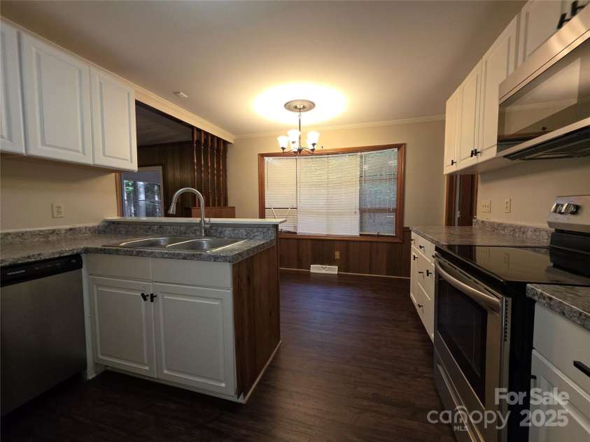 3316 Mckee Road, Charlotte, NC 28270.  MLS# CAR4258195, YatesRealty ID 16746. 